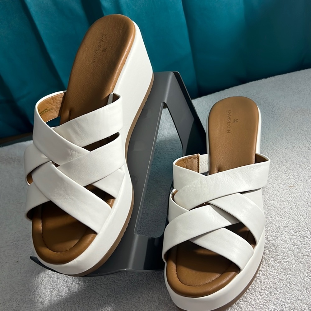 CASLON white heel